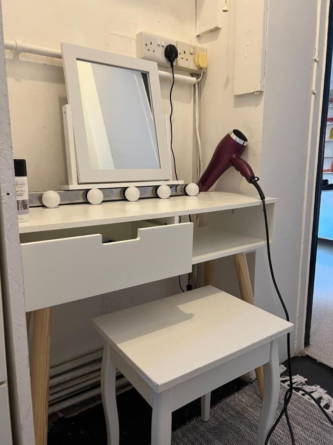 Stylish Central Basement Studio, With Outdoor Space Brighton Exterior photo