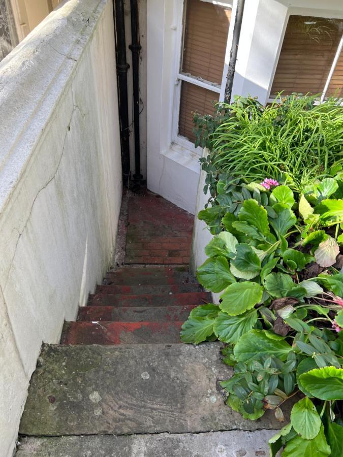 Stylish Central Basement Studio, With Outdoor Space Brighton Exterior photo
